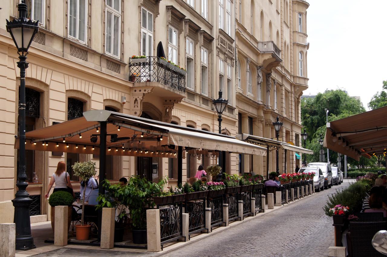 Apartment At The Deak Ferenc Ter Budapeszt Zewnętrze zdjęcie